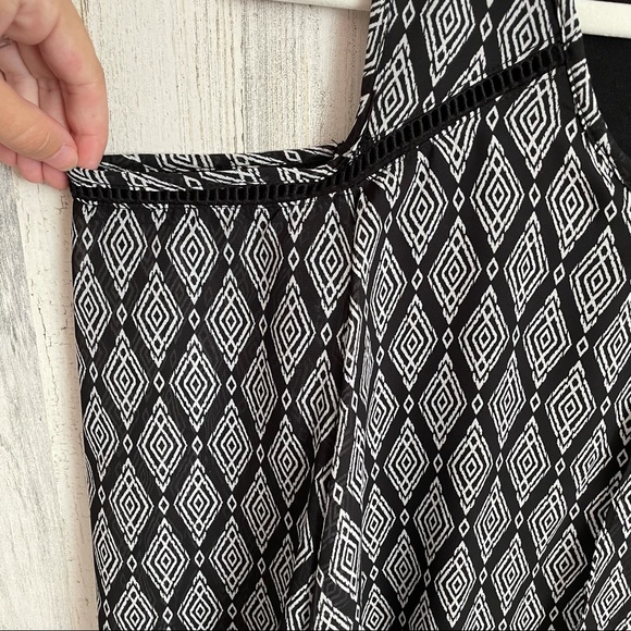 Off the Shoulder Flowy Blouse Size XS - Picture 5 of 12